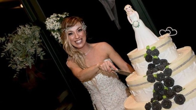 Solo-Hochzeit: Italienerin heiratet sich selbst