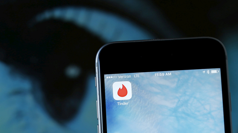 Journalistin fragt bei Tinder ihre persönlichen Daten an: Nun liest sie ein 800-seitiges Dokument
