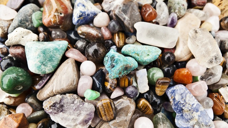 Statt Fische Edelsteine geangelt: Deutscher erhält Juwelen-Sammlung seines Großvaters zurück