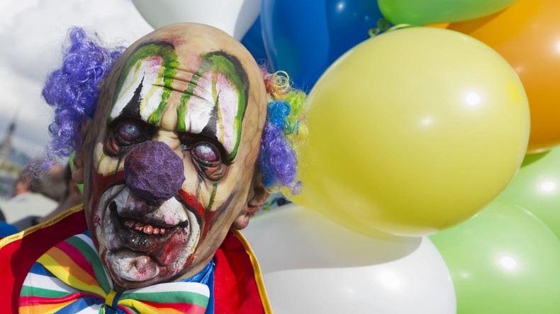 Vergeltung für Clownin: US-Polizei verhaftet Verdächtige 27 Jahre nach Mord