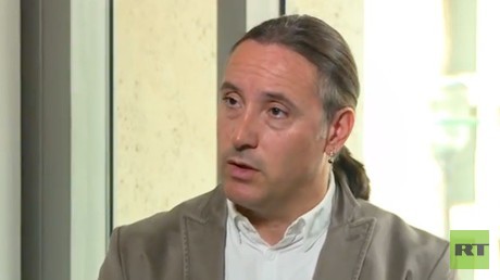 Alexander Neu: "Wo der Westen sich einmischt, hinterlässt er verbrannte Erde"