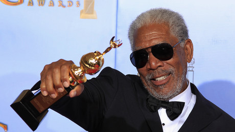 Der „Russland-Experte“ Morgan Freeman freut sich über den ihm verliehenen Cecil B. DeMille-Preis (Januar 2012)