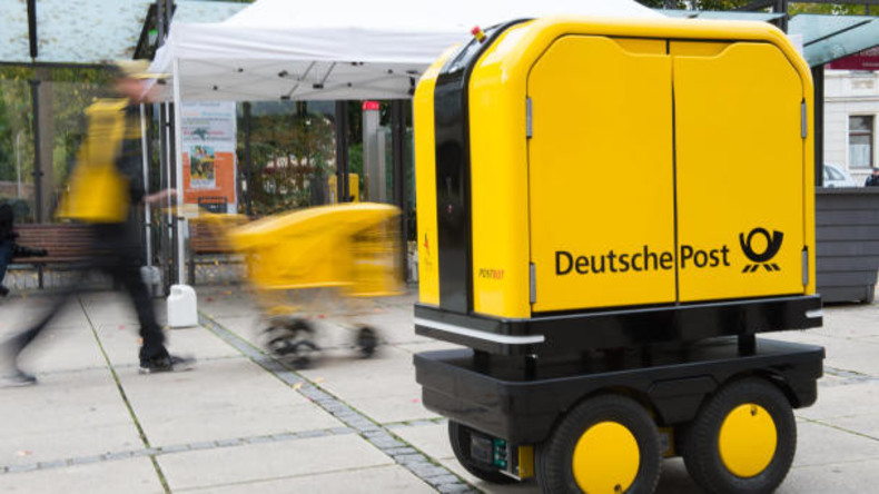 Kleiner Helfer des Briefträgers: Deutsche Post nimmt Begleitroboter in Testbetrieb