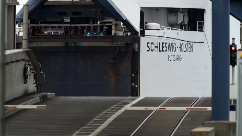 Wie Sardinen in der Dose: Polizei staunt über Transporter mit 19 Insassen