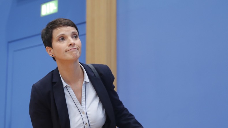 Medienberichte: AfD Will Frauke Petry Wegen Datenklau Verklagen — RT ...