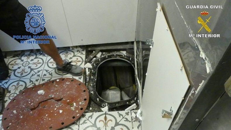 Spanische Polizei entdeckt auf Schiff 3.800 Kilo Kokain