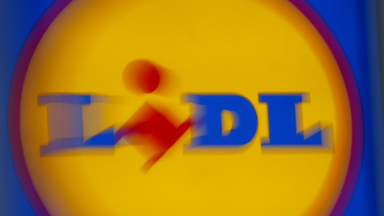 Lidl tut es wieder: Kirchenkreuz in Werbefoto wegretuschiert
