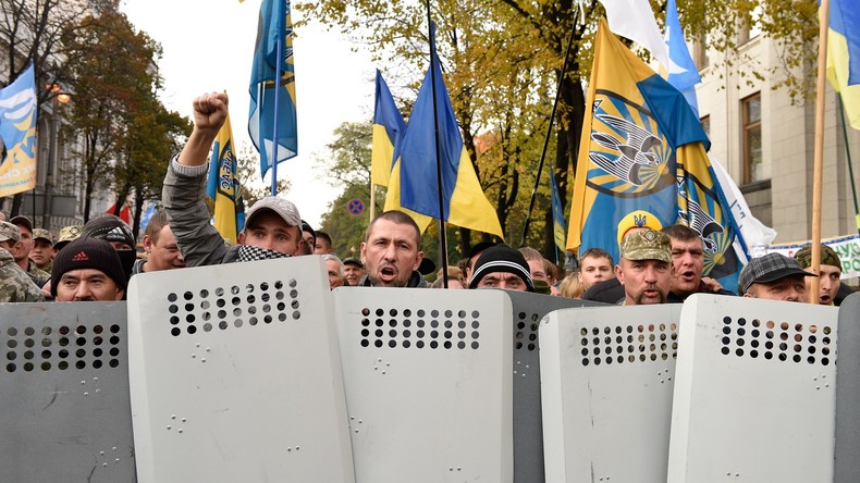 "Neuer Maidan": Saakaschwili-Anhänger errichten Protest-Lager und blockieren Parlament in Kiew