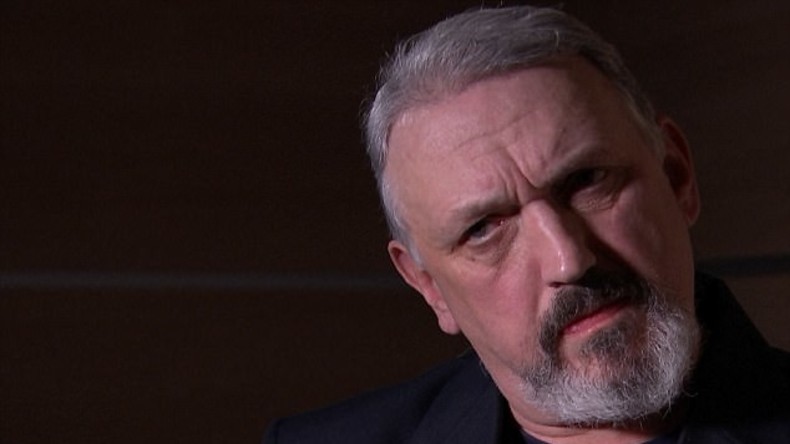 "Fühle mich entsetzlich schuldig": Britischer ex-Neonazi legt jüdische Herkunft offen und outet sich