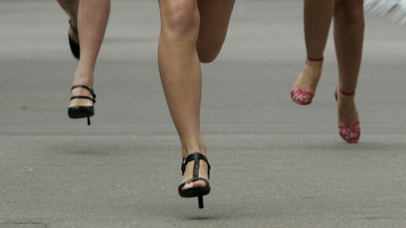 US-Tänzerin bricht Weltrekord in Stöckelschuhlauf: 42 Kilometer in 7,5 Stunden