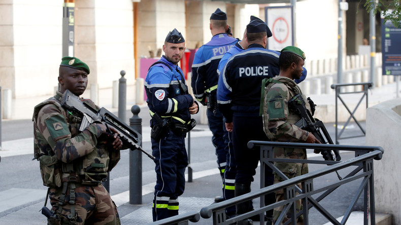 Frankreich: Rechtsradikale Terrorzelle soll Anschläge auf Politiker geplant haben - zehn Festnahmen