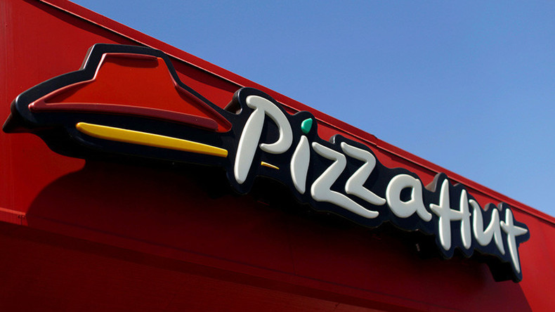 Pizza Hut beleidigt zum Tag des Stotterns Betroffene mit Werbung - Saudis empört