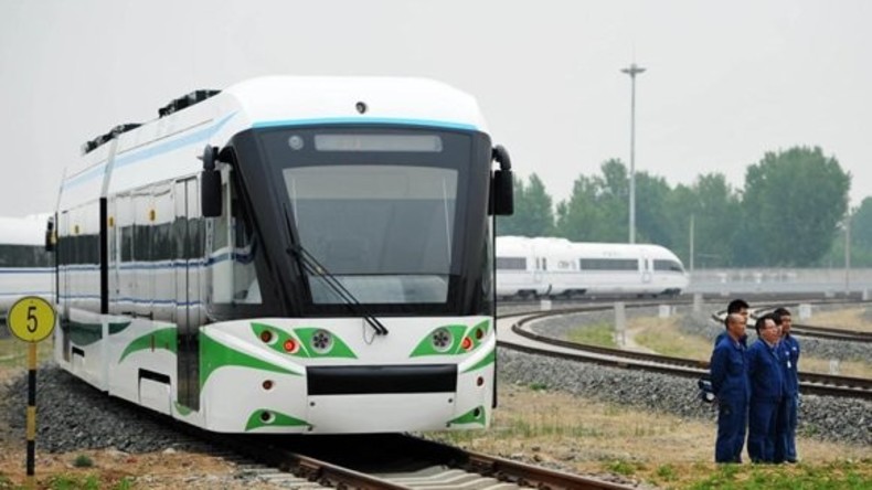 Erste Straßenbahn mit Wasserstoff-Antrieb fährt in China