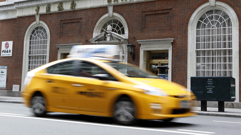 Frau nimmt Taxi für Banküberfall – Kind fährt mit