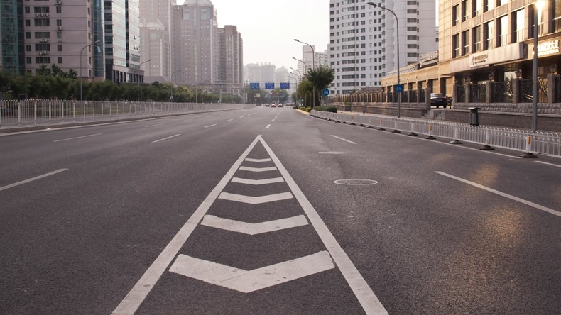 Erste Straße aus Müll in Peking steht vor Einweihung