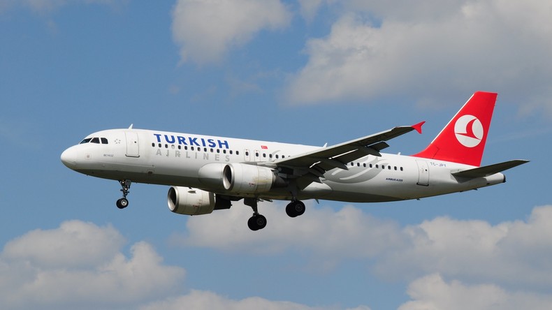 Türkische Passagiermaschine aus Moskau wegen Bombendrohung in der Ukraine notgelandet