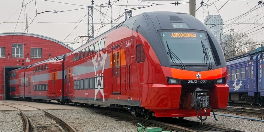 Erster Doppelstockzug Russlands fährt vom Zentrum Moskaus zum Flughafen Wnukowo ab