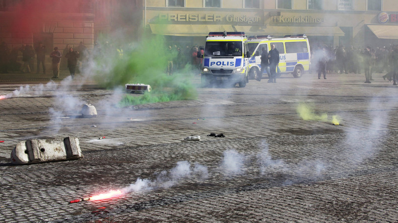 Nach Gang-Attacken: Schwedische Polizisten sollen besser vor Übergriffen geschützt werden