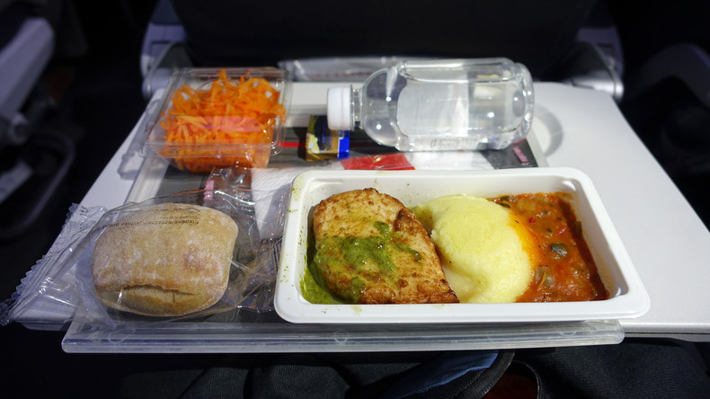 Russe verklagt Aeroflot auf 999.999,99 Rubel wegen Schlafmangels