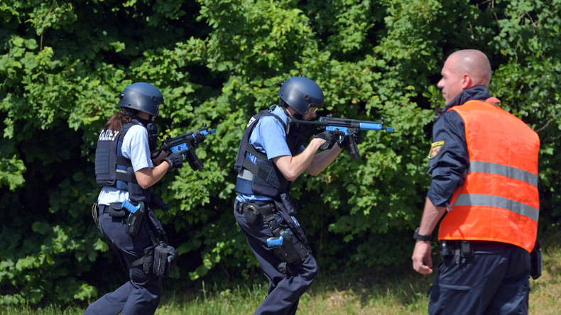 Berliner Polizei-Beamter fragt in Brief an Polizeiführung: "Wann fällt der erste Schuss?"