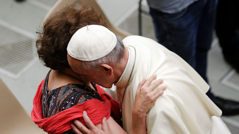 Papst will sich für Aufweichung des Zölibats einsetzen - Probelauf in Brasilien geplant