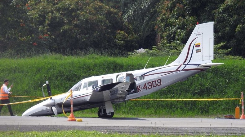 Kolumbien: Pilot landet sein Flugzeug auf der Nase, um Passagiere zu retten