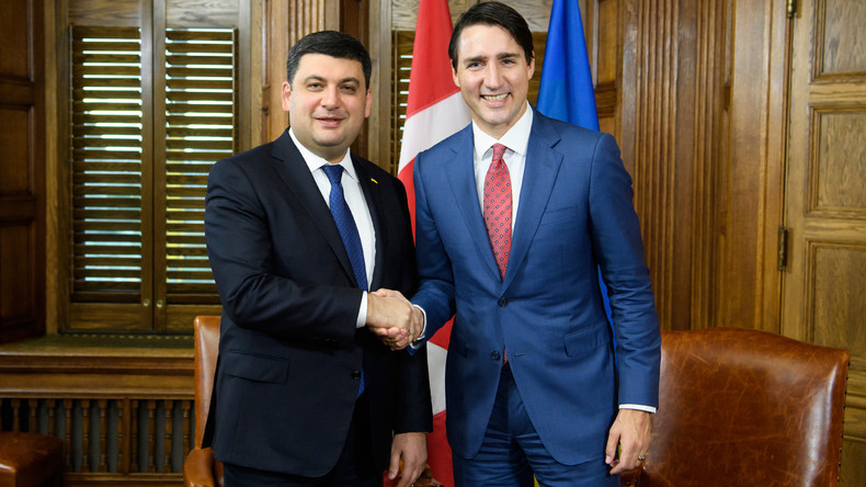 Made in Ukraine: Regierungschef Hrojsman schenkt Justin Trudeau ukrainische Socken