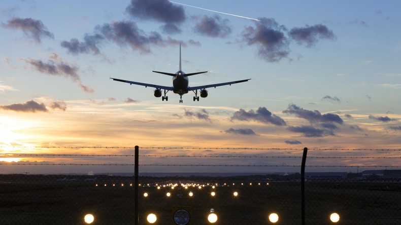Mutter zeigt ihren Sohn unter falschem IS-Verdacht an und vermasselt ihm Urlaubsflug nach Ägypten