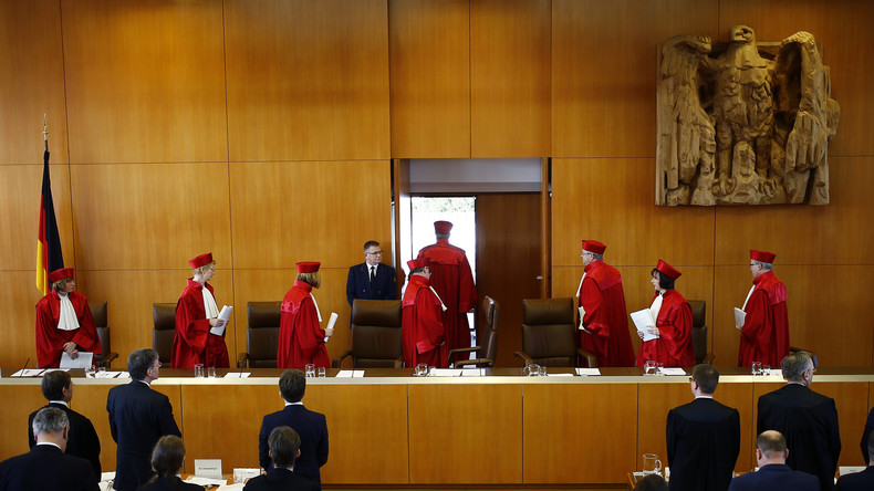 Bundesverfassungsgericht fordert drittes Geschlecht für Eintrag in Geburtenregister