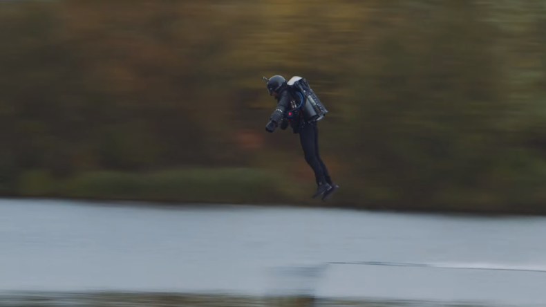 Dem Himmel so nah: Brite im "Iron Man"-Anzug stellt Geschwindigkeitsrekord auf