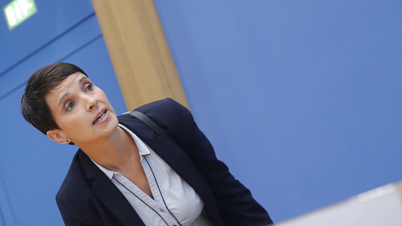 Live: Frauke Petry präsentiert "Die Blaue Partei" und das Bürgerforum "Blaue Wende"