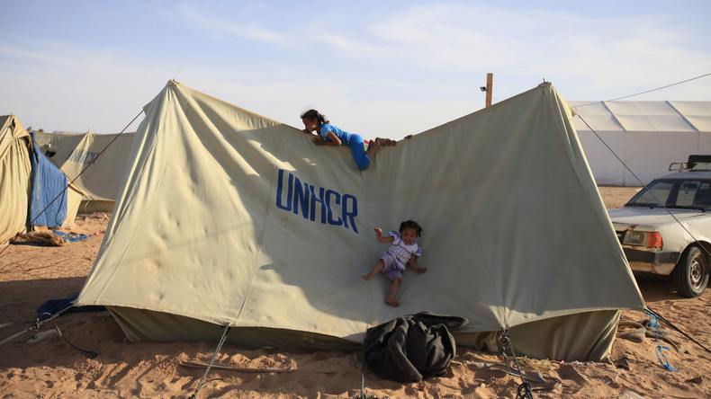 UN-Hilfswerk rettet erste Flüchtlinge aus Libyen