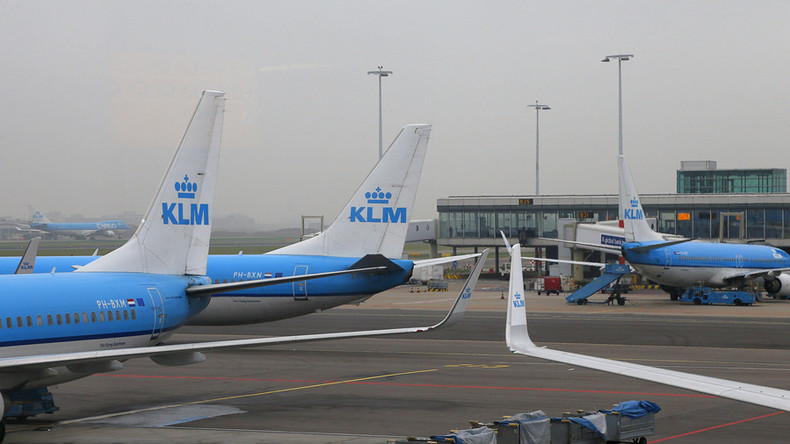 Passagierflugzeug über Amsterdam vom Blitz getroffen – Maschine fliegt ungestört weiter