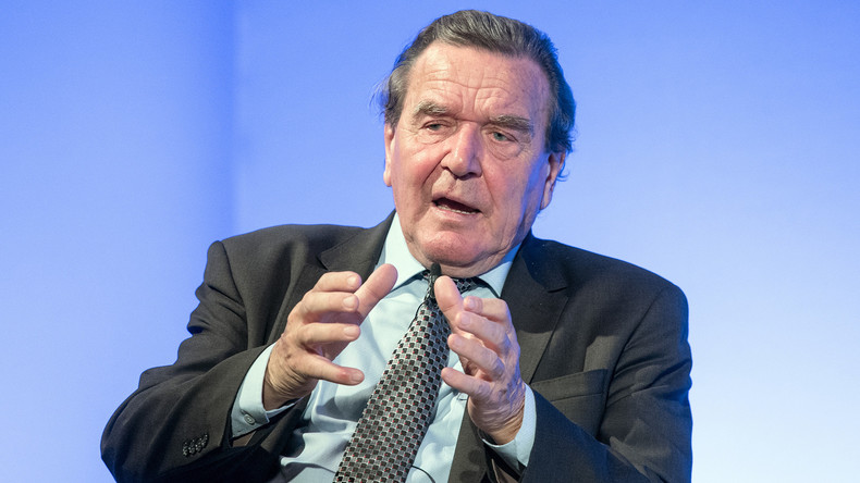 "EU hat große Fehler gemacht": Ex-Bundeskanzler Schröder wirft Kiew Krieg gegen den Donbass vor