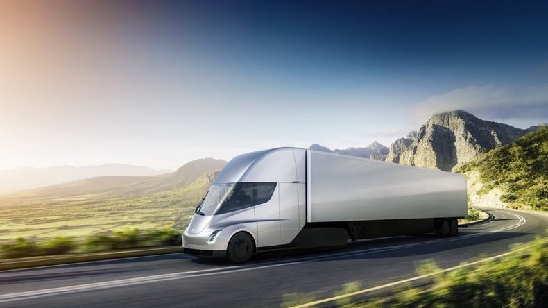 Tesla stellt E-Truck mit Autopilot und neuen Sportwagen vor