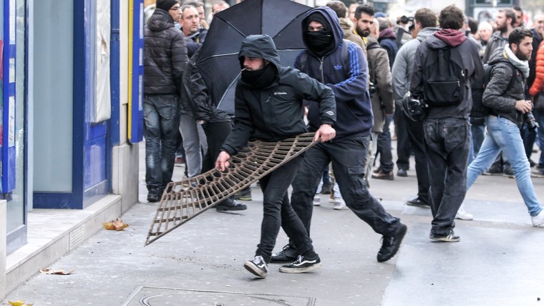 Paris: Eskalierende Proteste gegen Arbeitsmarktreform