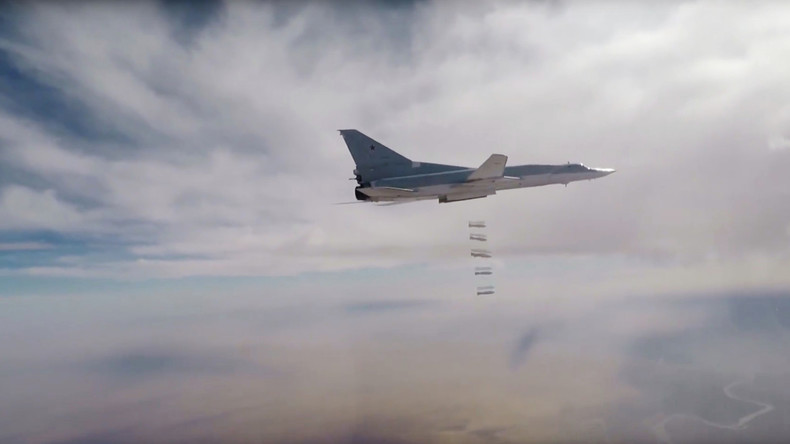 Russlands Luftwaffe bombardiert Terroristen in Al-Bukemal