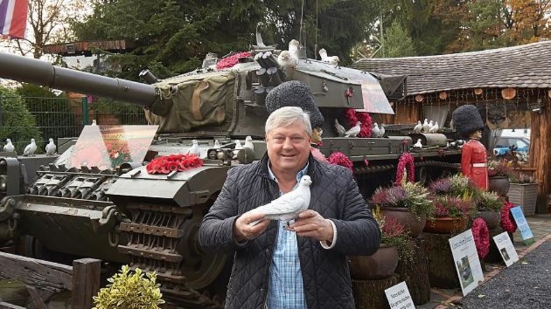 Brite stellt echten Panzer auf Privatgelände in Rheinland-Pfalz aus – Nachbarn nicht beeindruckt