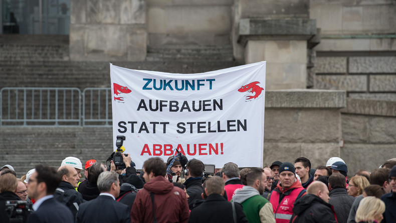 LIVE: Proteste in Berlin gegen Stellenabbau bei Siemens