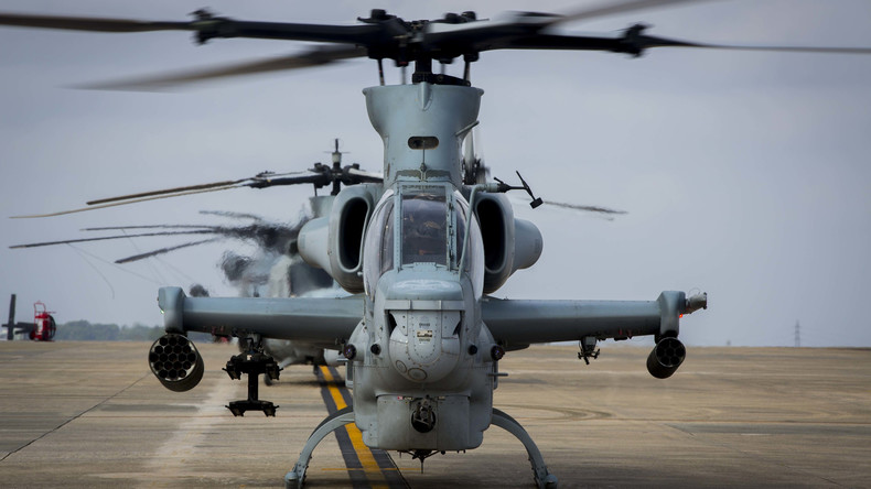 US Marine Soldat vergisst Handy in Restaurant – und fliegt mit Kampfhelikopter, um es zu holen
