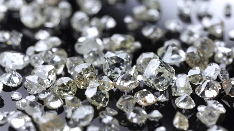 Zu viel Schmuck auf einmal geht nicht: Mexikanischer Zoll nimmt Spanier mit 11.500 Brillanten fest