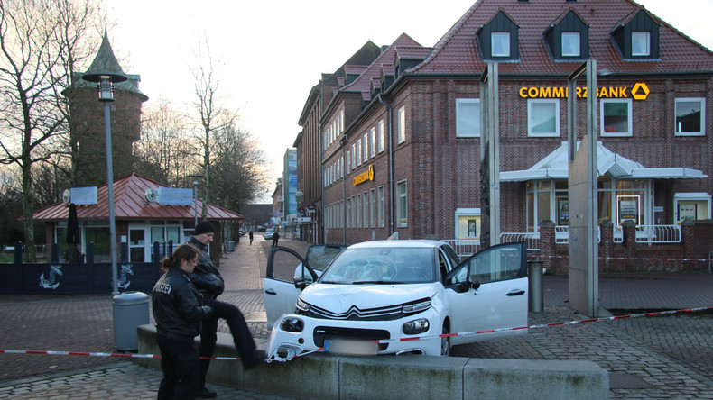 Cuxhaven: Auto rast in Fußgängergruppe – Sechs Verletzte