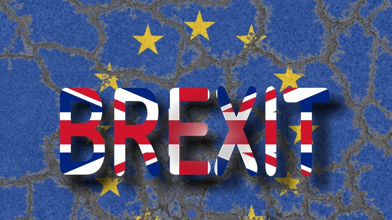 Britische Regierung: „Feindstaat Russland“ ist via Twitter und Facebook auch am Brexit schuld