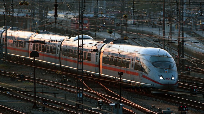 "Ich hörte eine laute Explosion" - ICE im Bahnhof Basel entgleist