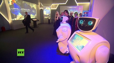 Wladimir Putin besuchte Ausstellung "Russland mit Schwerpunkt Zukunft"