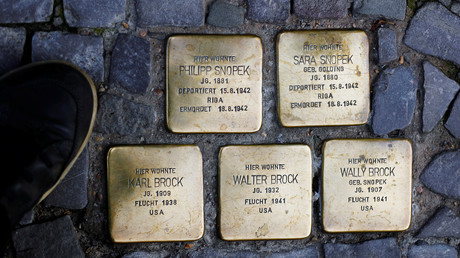 Berlin: Stolpersteine von Straßen in Neukölln gestohlen - Staatsschutz ermittelt
