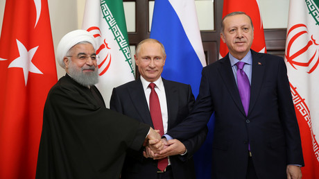 Putin (M), Erdogan (R) und Rouhani (L) planen, weitere Schritte zu diskutieren, um die langfristige Stabilität Syriens zu gewährleisten