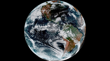 Nur eine Scheibe? Ein US-Amerikaner will mit einer selbst gebauten Rakete den Beweis antreten, dass unser Planet keine Kugel ist.