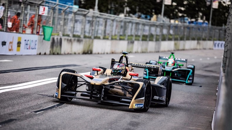 Formel E: Pilot kommt im Finish ins Schleudern und gewinnt Rennen im Rückwärtsgang