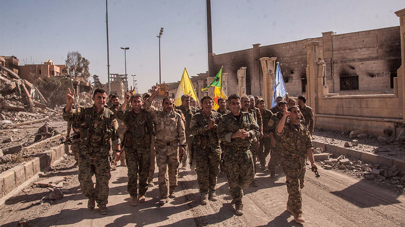 Von den USA fallengelassen: Russland unterstützt kurdische YPG-Miliz in Ostsyrien